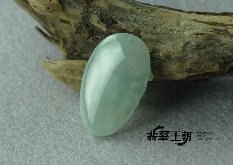 糯冰种蓝晴水缅甸翡翠观音头挂件