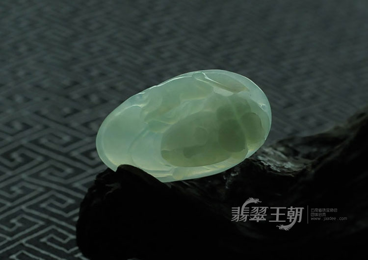 糯冰种蓝晴水缅甸翡翠观音头挂件