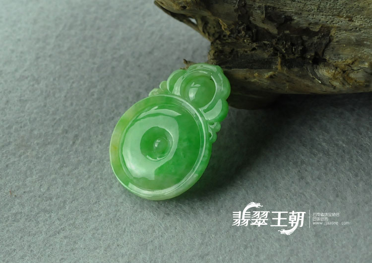 糯冰种翠色满绿缅甸翡翠“福在眼前”挂件