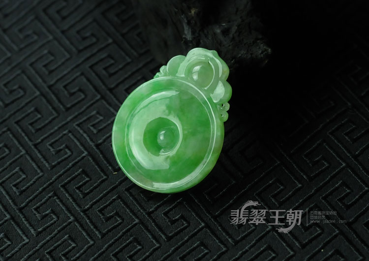 糯冰种翠色满绿缅甸翡翠“福在眼前”挂件