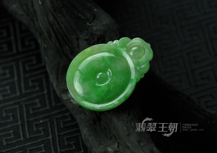 糯冰种翠色满绿缅甸翡翠“福在眼前”挂件