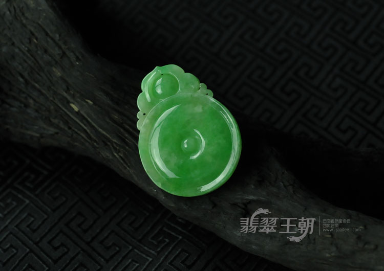 糯冰种翠色满绿缅甸翡翠“福在眼前”挂件