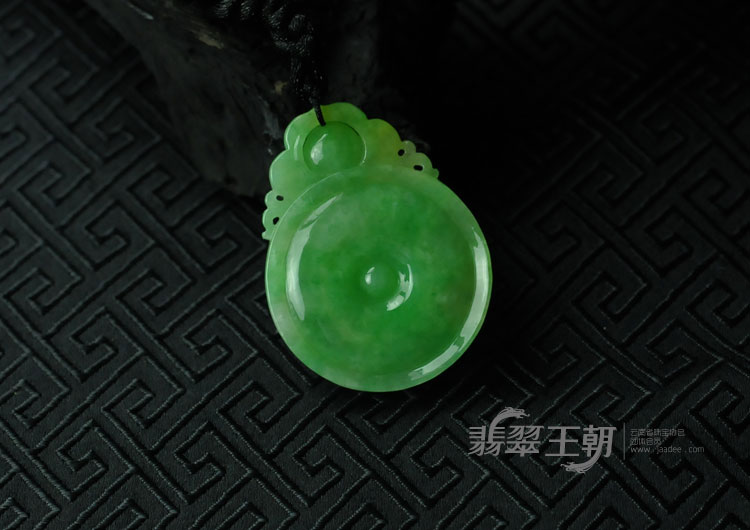 糯冰种黄加绿缅甸翡翠“福在眼前”挂件