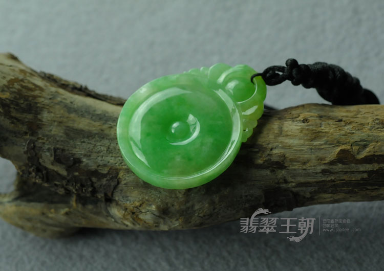 糯冰种黄加绿缅甸翡翠“福在眼前”挂件