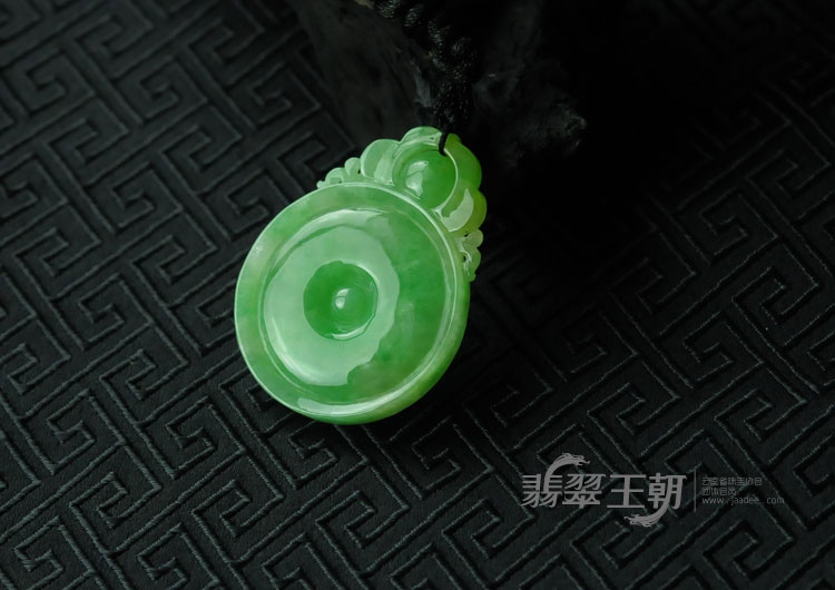 糯冰种黄加绿缅甸翡翠“福在眼前”挂件
