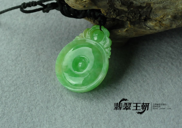 糯冰种黄加绿缅甸翡翠“福在眼前”挂件