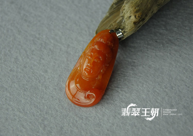 糯冰种红翡缅甸翡翠观音挂件