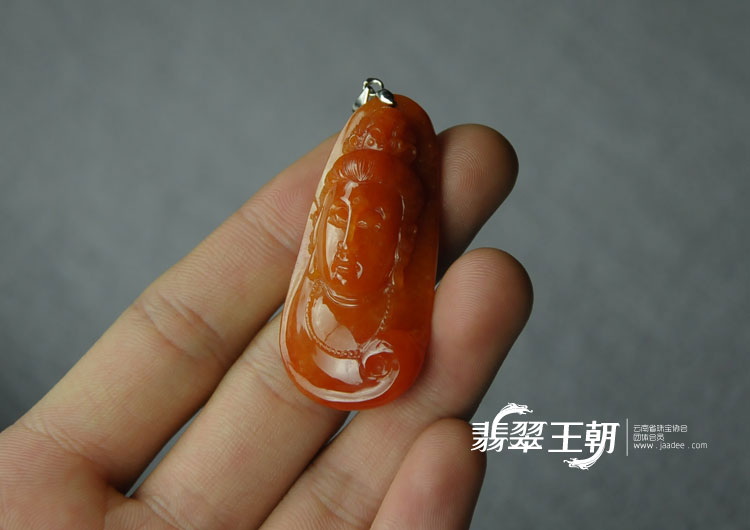 糯冰种红翡缅甸翡翠观音挂件