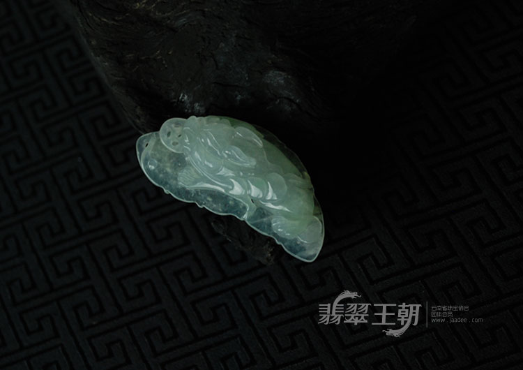 冰种蓝晴水缅甸翡翠金钱貔貅挂件