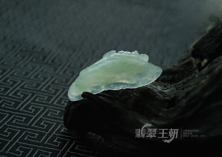 冰种蓝晴水缅甸翡翠金钱貔貅挂件