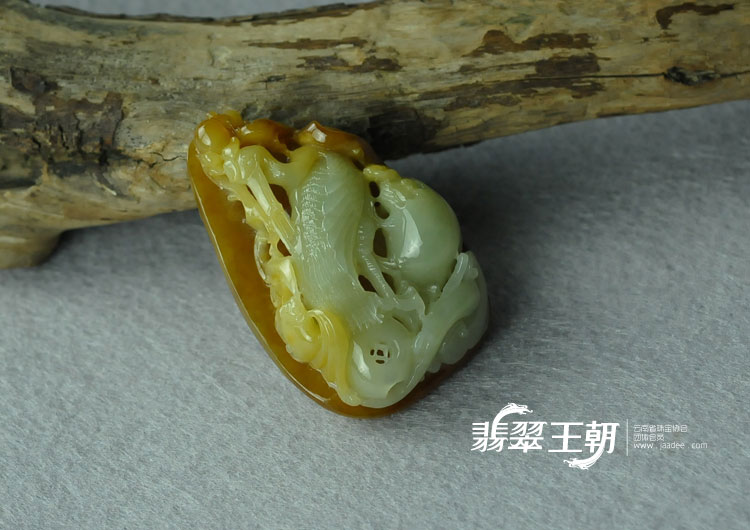 糯冰种红黄翡缅甸翡翠“仙鹤同寿”挂件