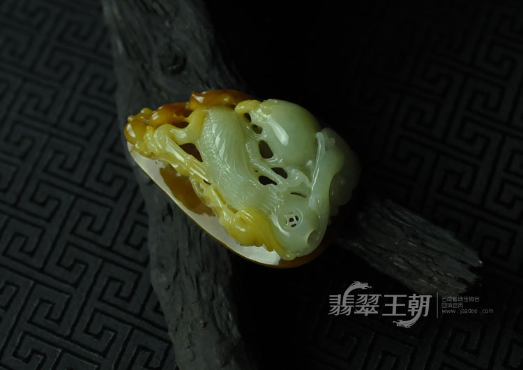 糯冰种红黄翡缅甸翡翠“仙鹤同寿”挂件