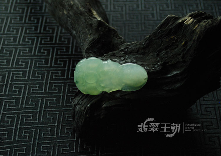 冰种晴水缅甸翡翠观音挂件