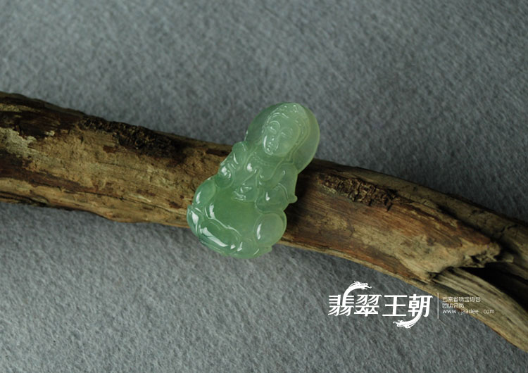 冰种晴水缅甸翡翠观音挂件