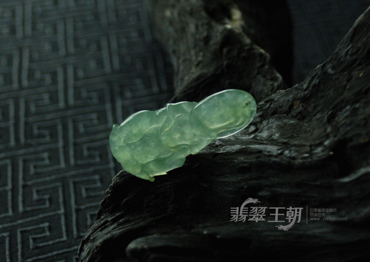 冰种晴水缅甸翡翠观音挂件