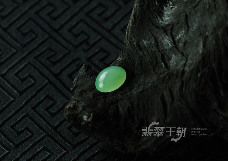 糯冰种绿晴缅甸翡翠戒面