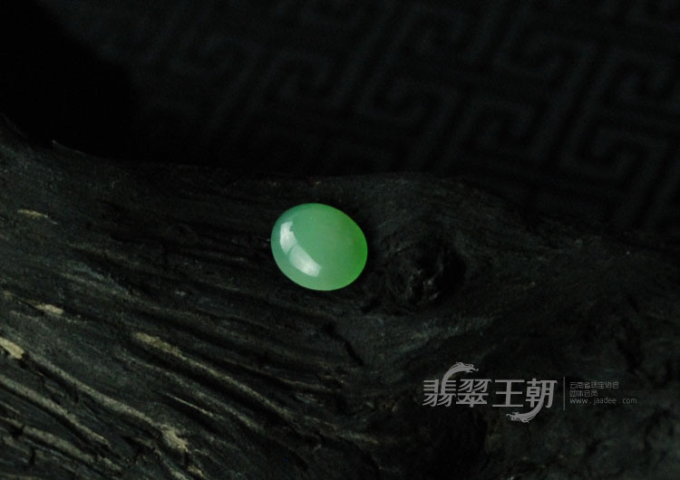 糯冰种绿晴缅甸翡翠戒面