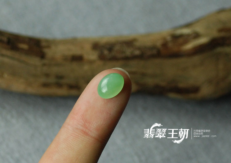 糯冰种绿晴缅甸翡翠戒面