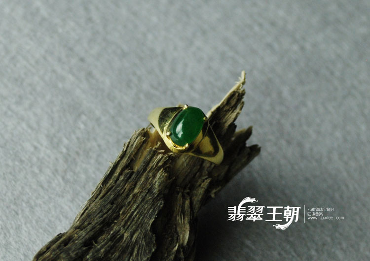 糯冰种阳绿缅甸翡翠满绿戒面