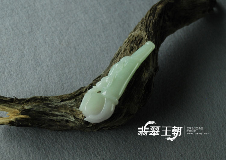 糯冰种青紫缅甸翡翠貔貅烟嘴