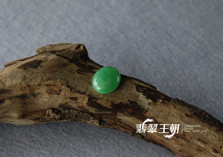 糯冰种翠色满绿缅甸翡翠男士戒面