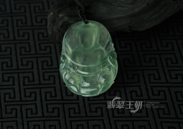 玻璃种飘花缅甸翡翠观音挂件