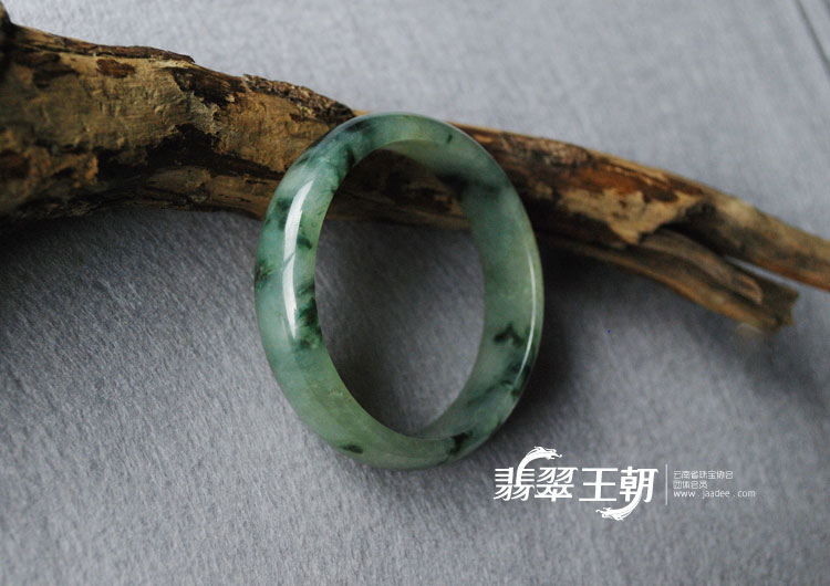 糯冰种飘花缅甸翡翠手镯（59.8）
