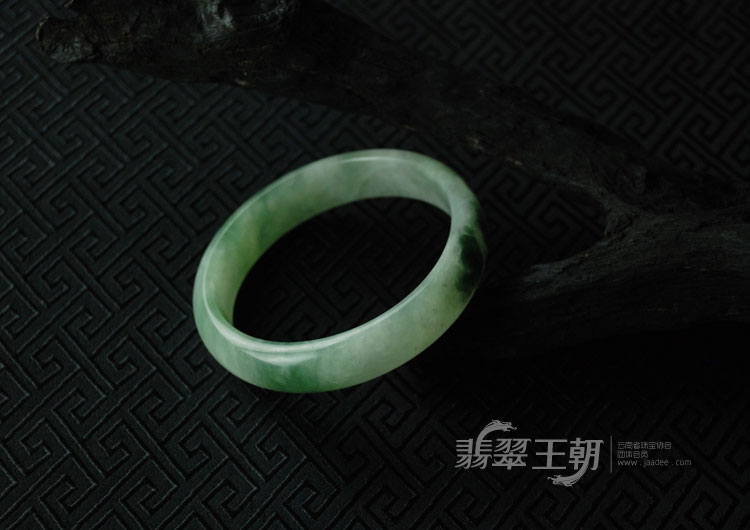 糯冰种飘花缅甸翡翠手镯（59）