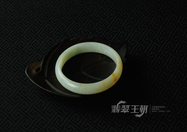 feicui细糯种飘红翡缅甸翡翠富贵花开手镯（60.7）