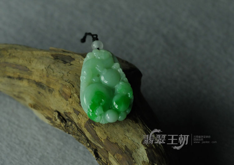 细糯种翠色缅甸翡翠福禄寿挂件