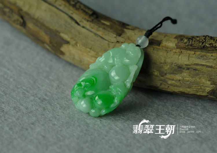 细糯种翠色缅甸翡翠福禄寿挂件