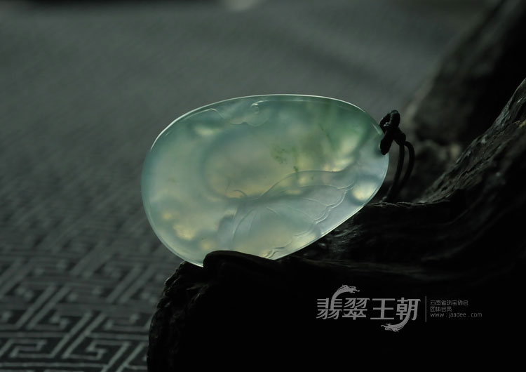 冰种蓝晴水缅甸翡翠观音头挂件