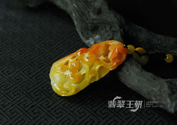 糯冰种红黄翡缅甸翡翠“金玉满堂”挂件