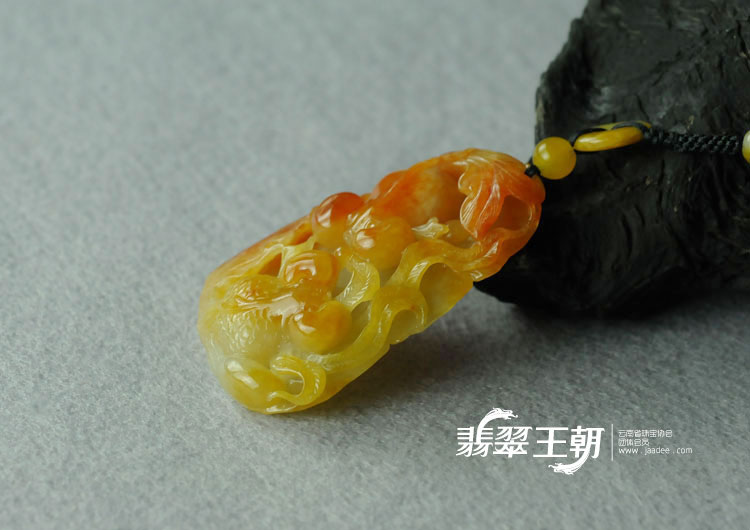 糯冰种红黄翡缅甸翡翠“金玉满堂”挂件