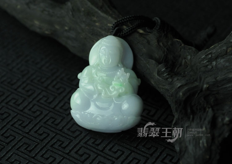 糯冰种紫罗兰飘翠缅甸翡翠观音挂件