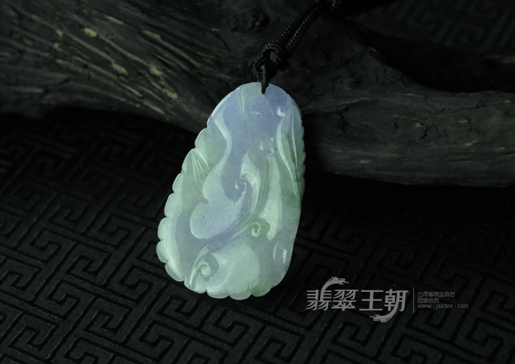 糯冰种紫罗兰飘花缅甸翡翠“年年有余”挂件