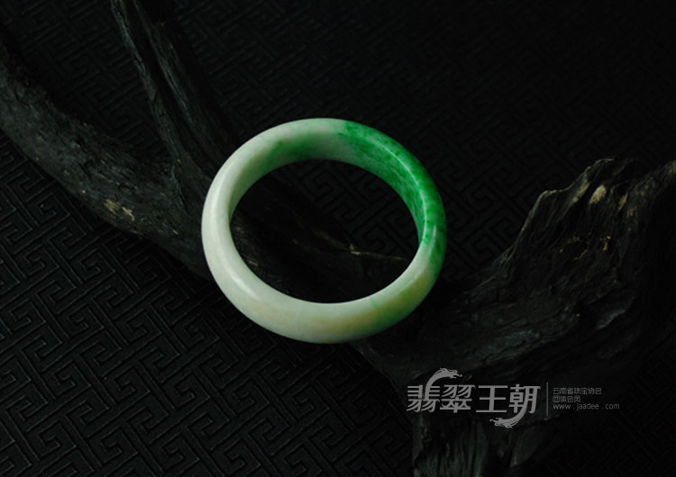 细糯种正阳绿带黄翡缅甸翡翠手镯（55.1）