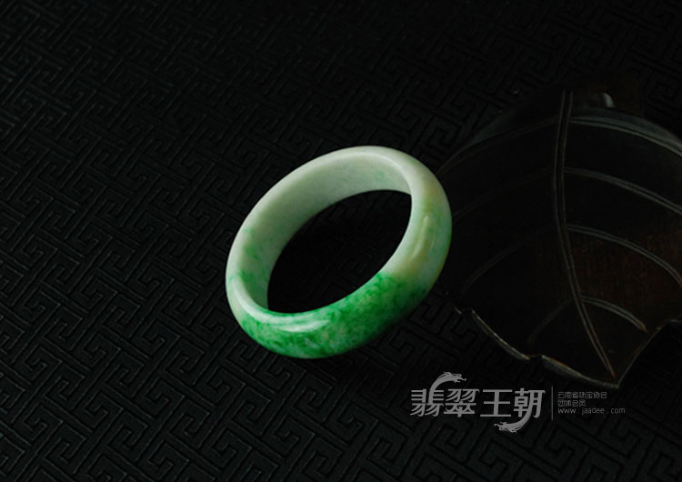 细糯种正阳绿带黄翡缅甸翡翠手镯（55.1）