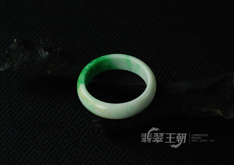 细糯种正阳绿带黄翡缅甸翡翠手镯（55.1）