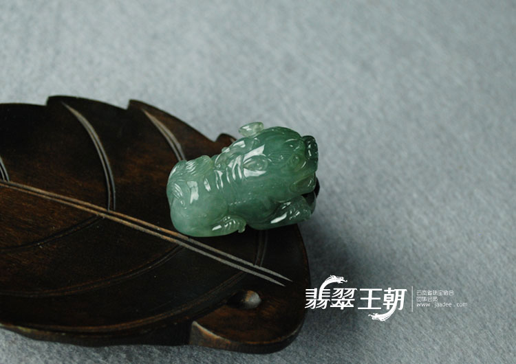冰种晴水缅甸翡翠厚福貔貅挂件