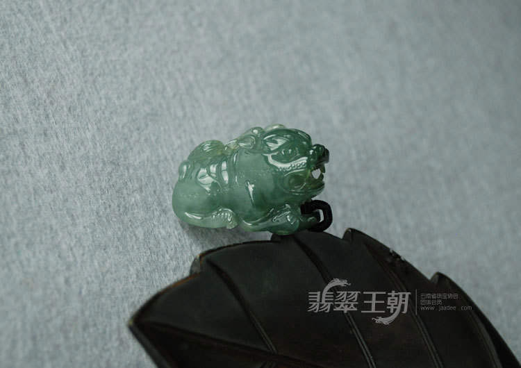 冰种晴水缅甸翡翠厚福貔貅挂件