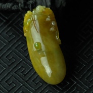 糯冰种黄加绿缅甸翡翠福瓜挂件