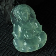 冰玻种淡晴水缅甸翡翠观音挂件