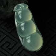 玻璃种缅甸翡翠四季豆挂件