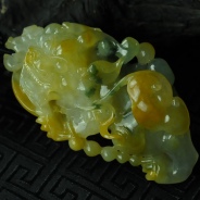 糯冰种黄翡飘花缅甸翡翠貔貅挂件