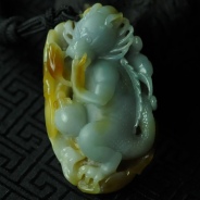 糯冰种蓝水红黄翡缅甸翡翠龙子挂件