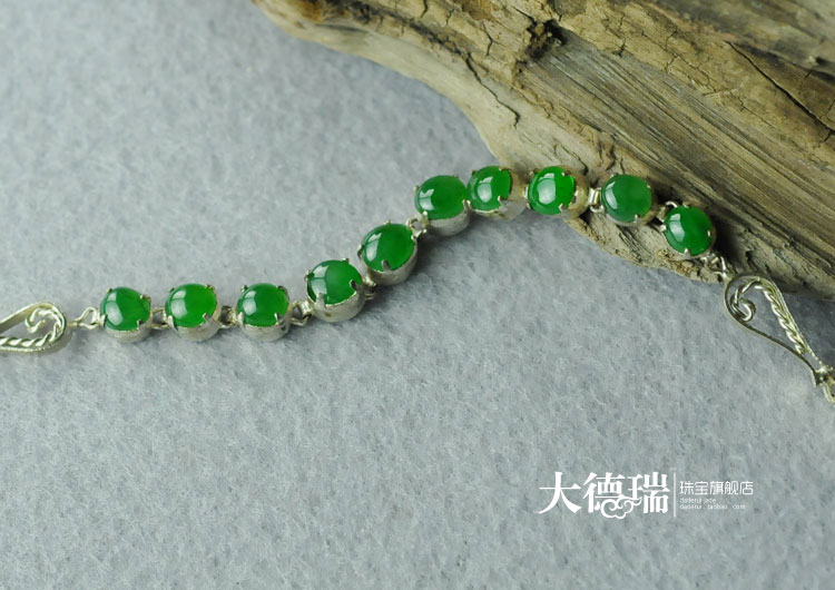 糯冰种阳绿满绿缅甸翡翠手链蛋面