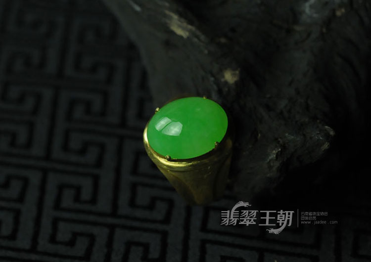 冰种阳绿满绿缅甸翡翠戒面