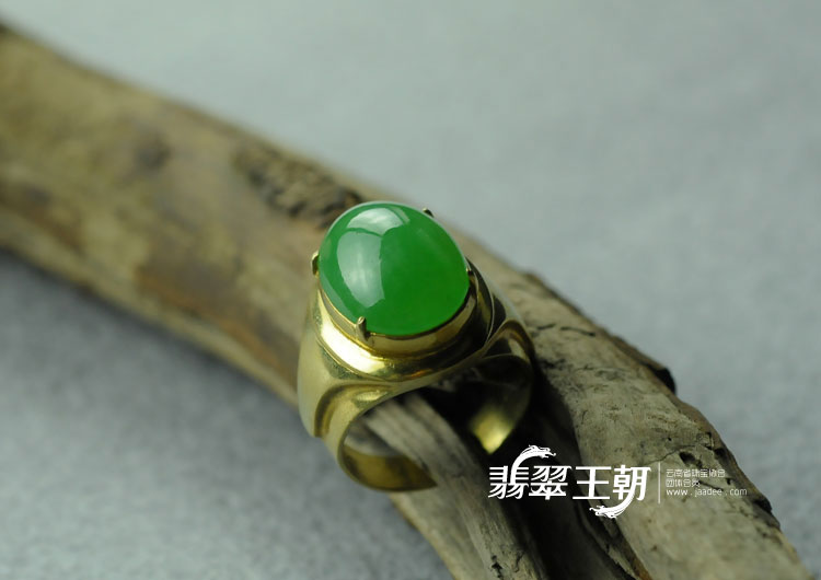冰种翠色满绿缅甸翡翠戒面