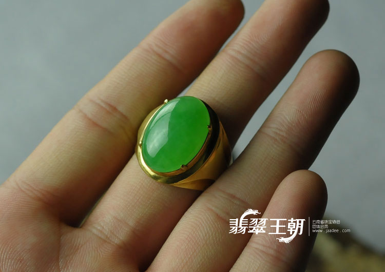 冰种翠色满绿缅甸翡翠戒面